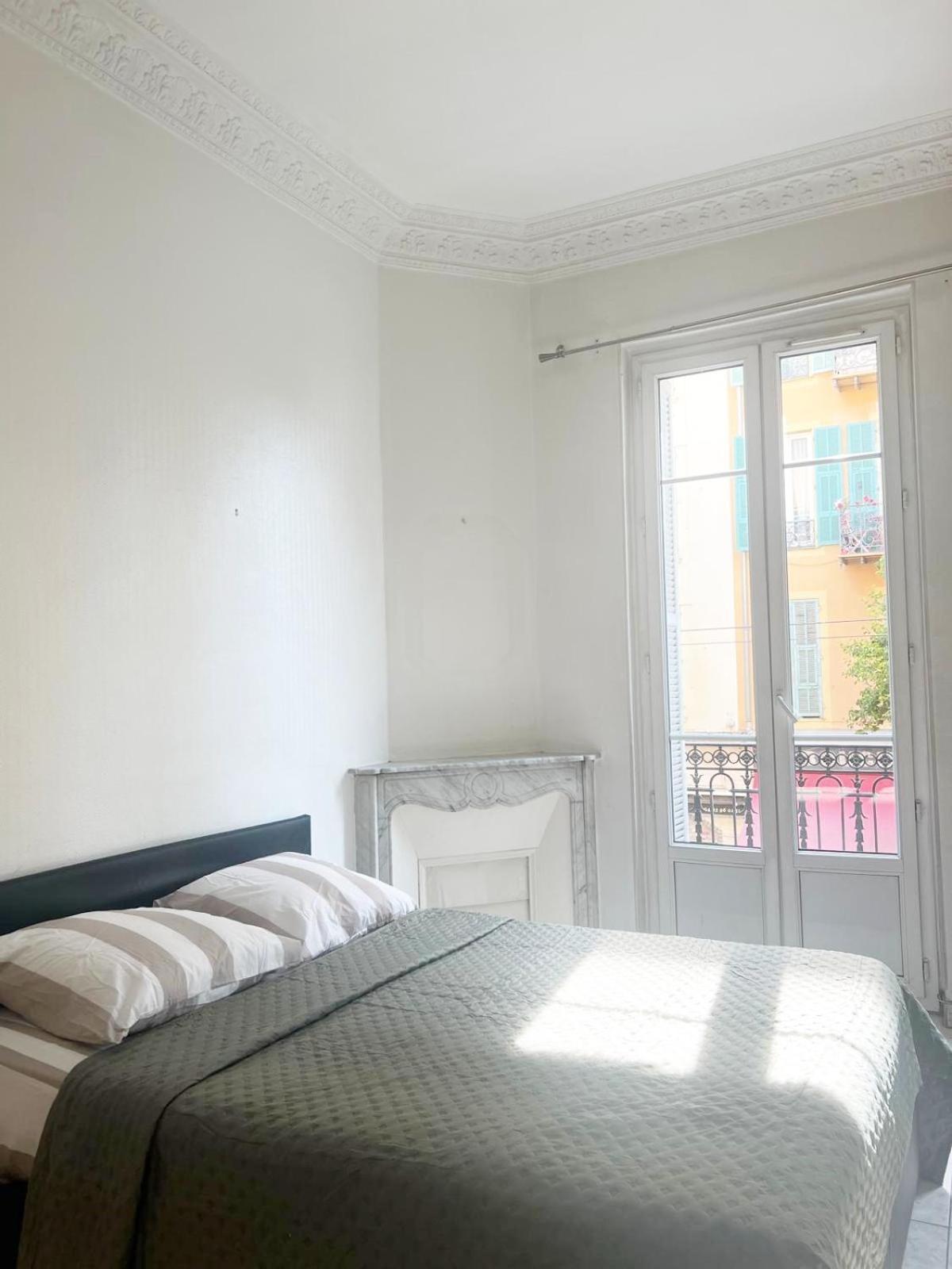 T5 Spacieux Centre Apartment
